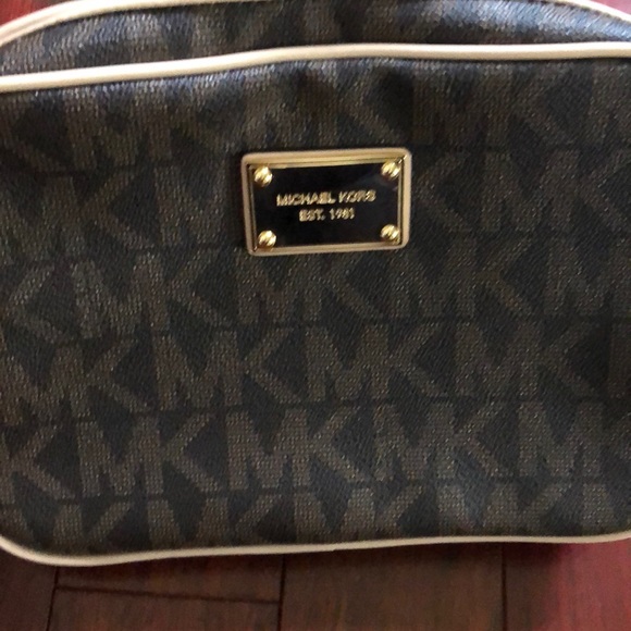 Michael Kors jet set crossbody - Picture 2 of 3